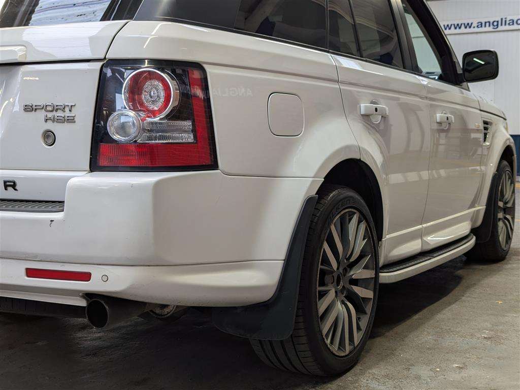 <p>2010 LAND ROVER RANGE ROVER SP HSE TDV6 A</p>