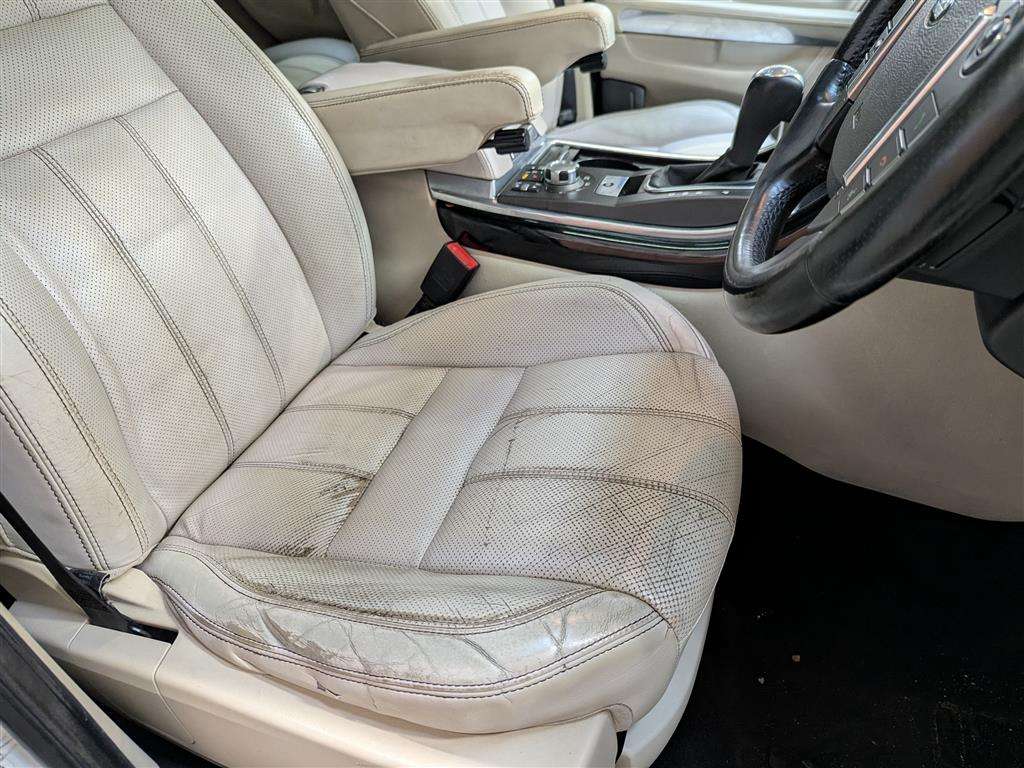 <p>2010 LAND ROVER RANGE ROVER SP HSE TDV6 A</p>