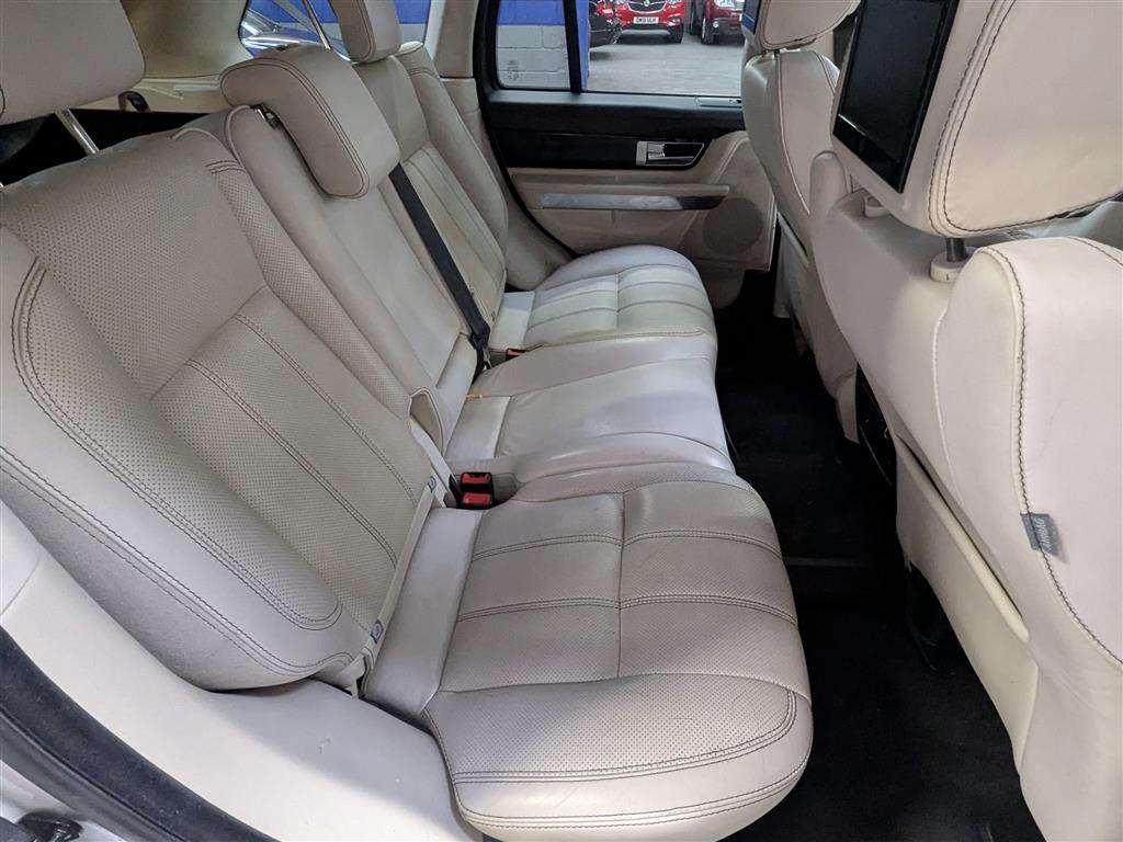 <p>2010 LAND ROVER RANGE ROVER SP HSE TDV6 A</p>