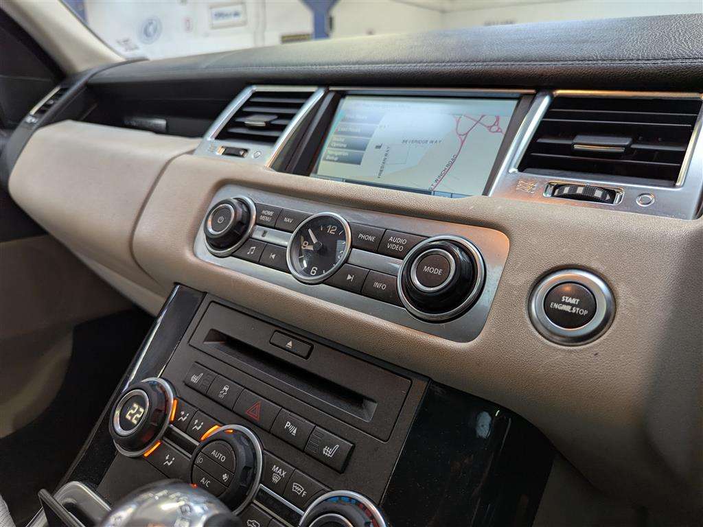 <p>2010 LAND ROVER RANGE ROVER SP HSE TDV6 A</p>