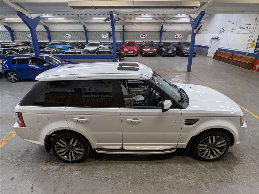 <p>2010 LAND ROVER RANGE ROVER SP HSE TDV6 A</p>