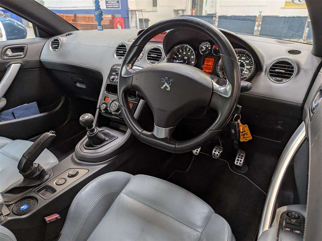 <p>2010 PEUGEOT RCZ GT THP 156</p>