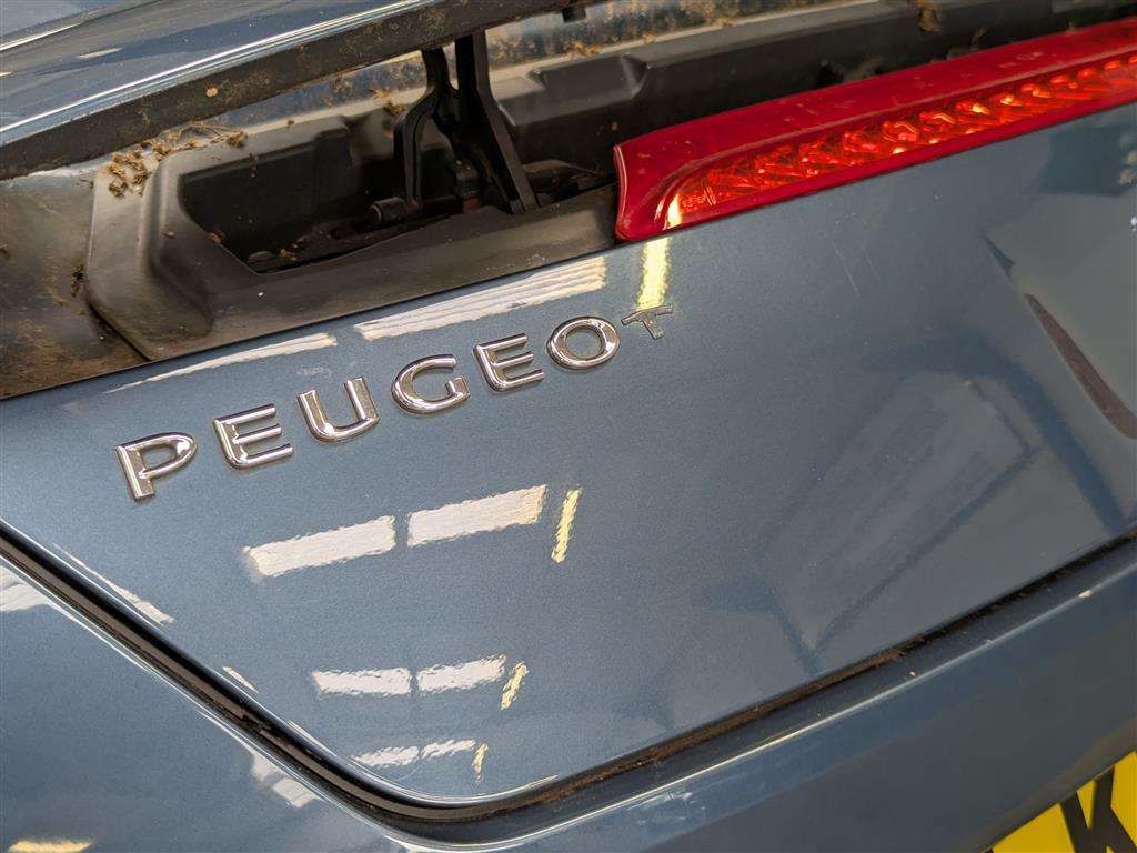 <p>2010 PEUGEOT RCZ GT THP 156</p>