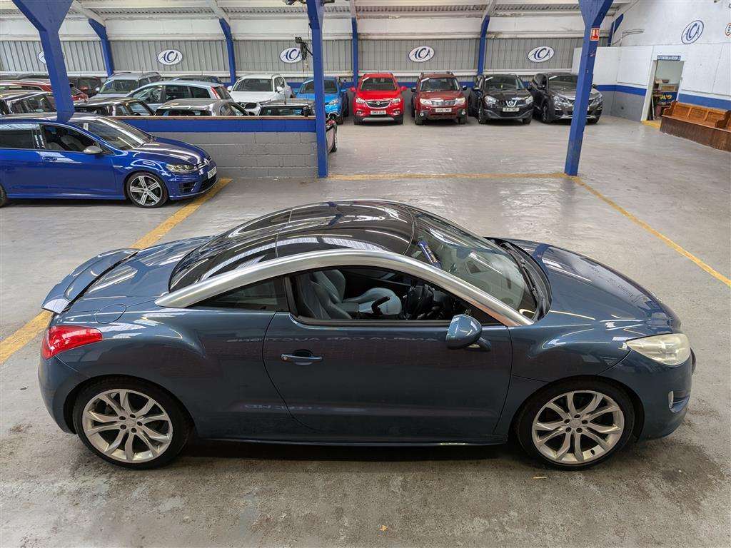 <p>2010 PEUGEOT RCZ GT THP 156</p>