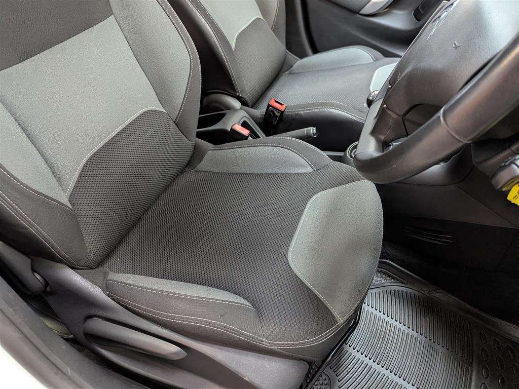 <p>2013 CITROEN C3 VTR+ HDI</p>