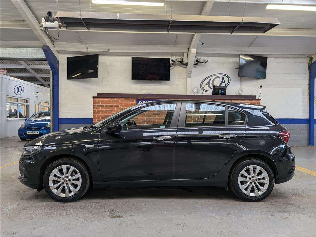 <p>2018 FIAT TIPO EASY + T-JET</p>