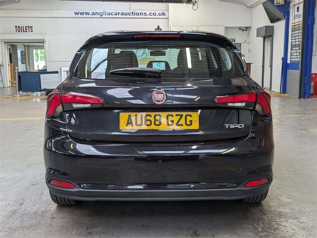 <p>2018 FIAT TIPO EASY + T-JET</p>