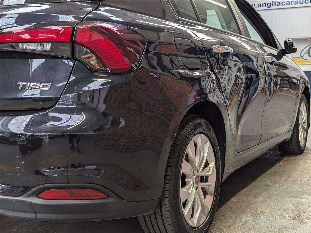 <p>2018 FIAT TIPO EASY + T-JET</p>