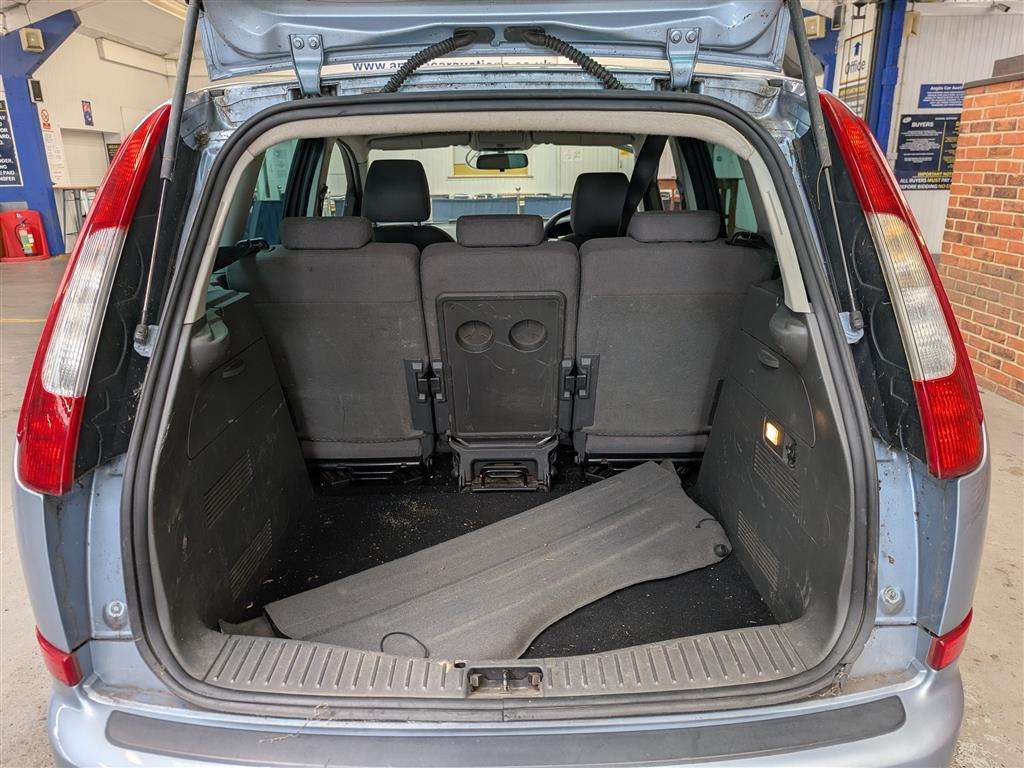 <p>2007 FORD FOCUS C-MAX ZETEC **SOLD</p>