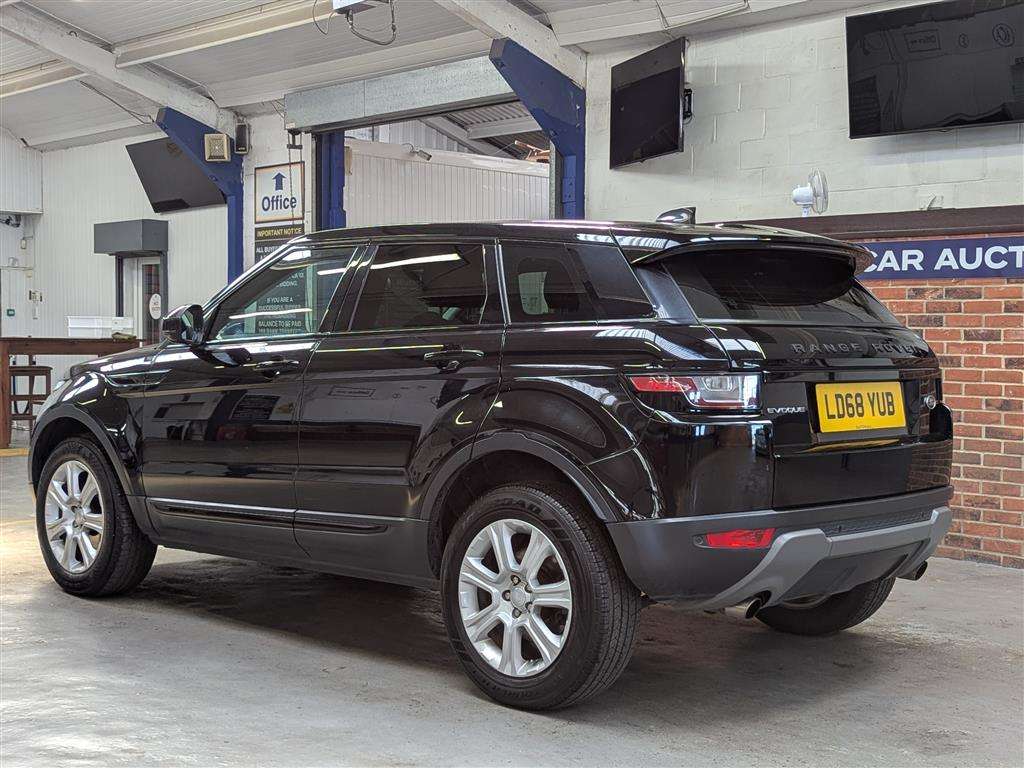<p>2018 LAND ROVER RANGE ROVER EVOQUE SE TEC</p>
