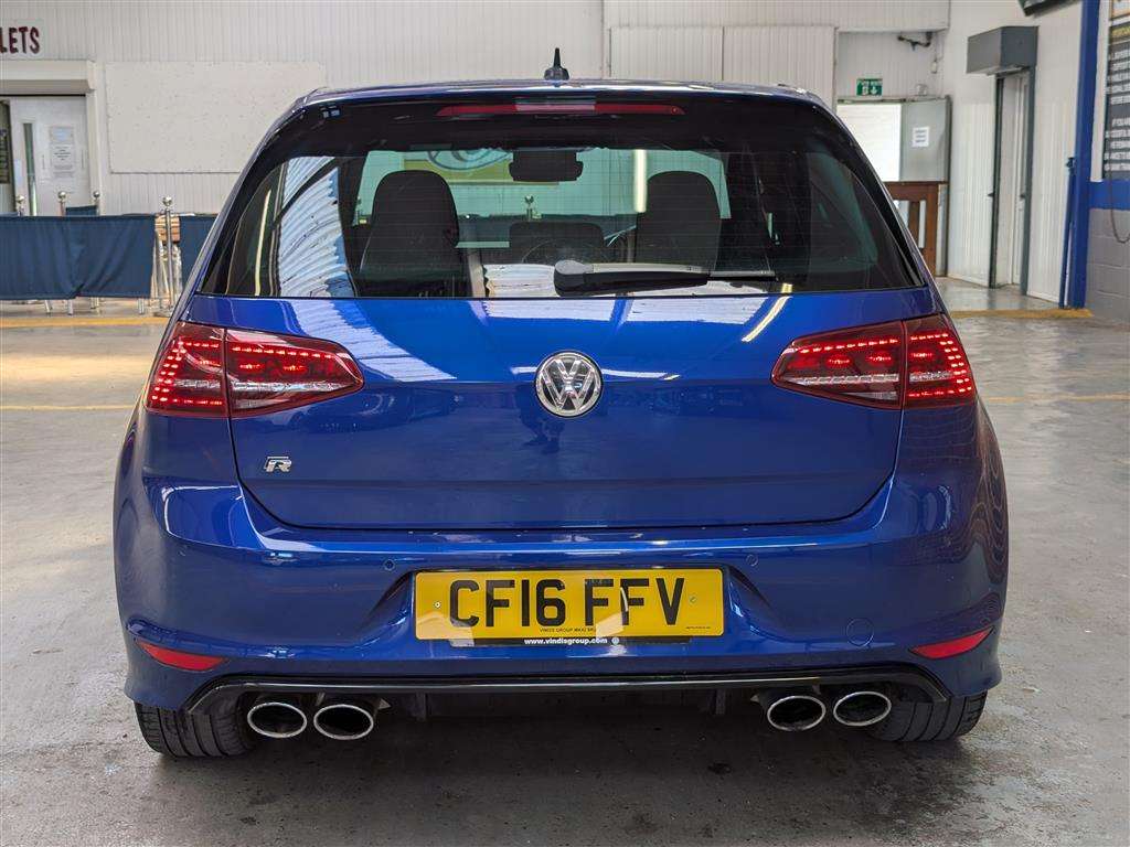 <p>2016 VOLKSWAGEN GOLF R DSG</p>