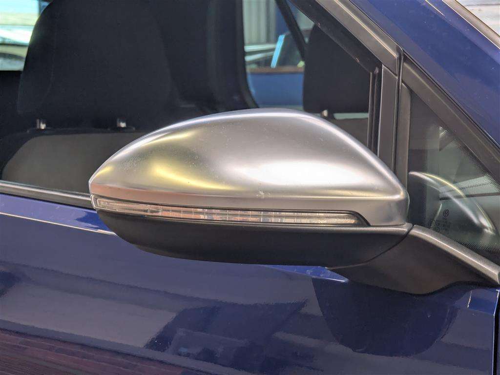 <p>2016 VOLKSWAGEN GOLF R DSG</p>