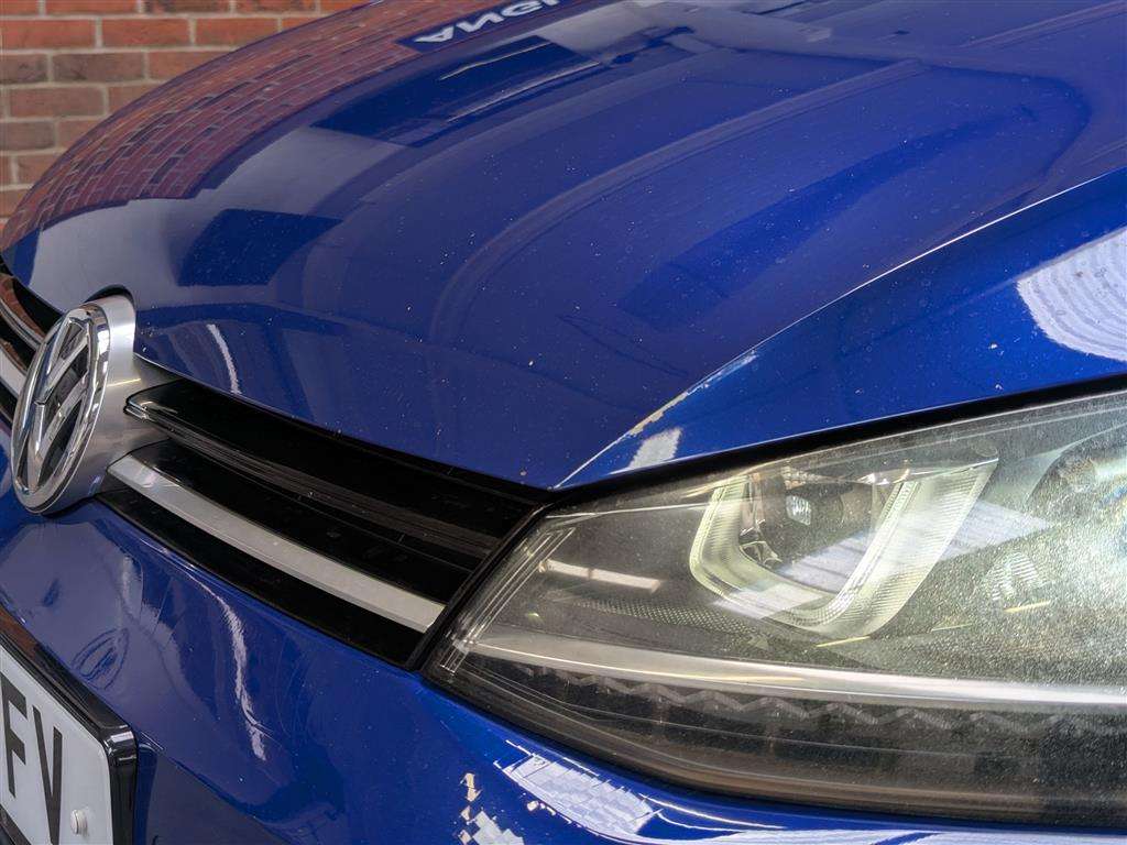 <p>2016 VOLKSWAGEN GOLF R DSG</p>