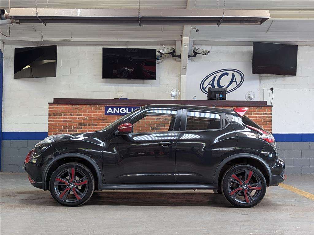 <p>2015 NISSAN JUKE TEKNA DIG-T</p>