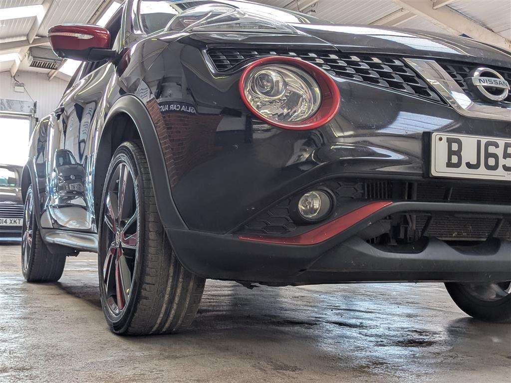<p>2015 NISSAN JUKE TEKNA DIG-T</p>