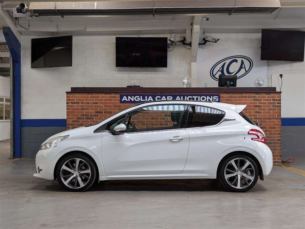 <p>2012 PEUGEOT 208 FELINE THP</p>