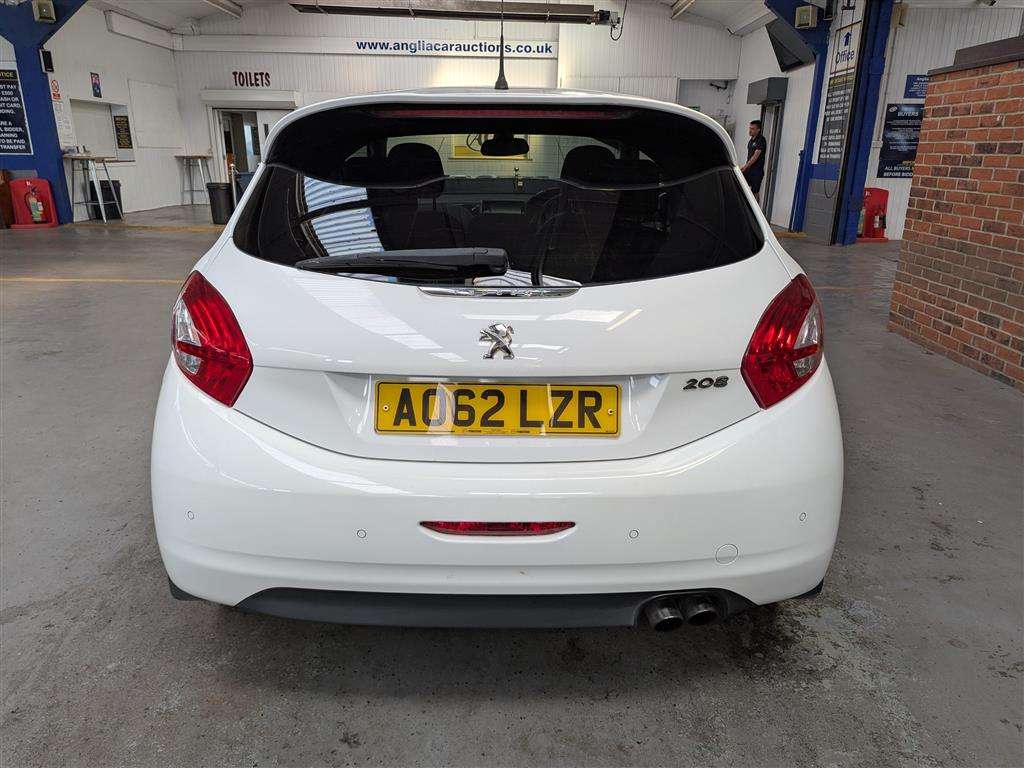 <p>2012 PEUGEOT 208 FELINE THP</p>