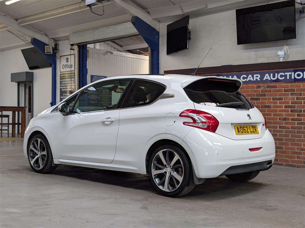<p>2012 PEUGEOT 208 FELINE THP</p>