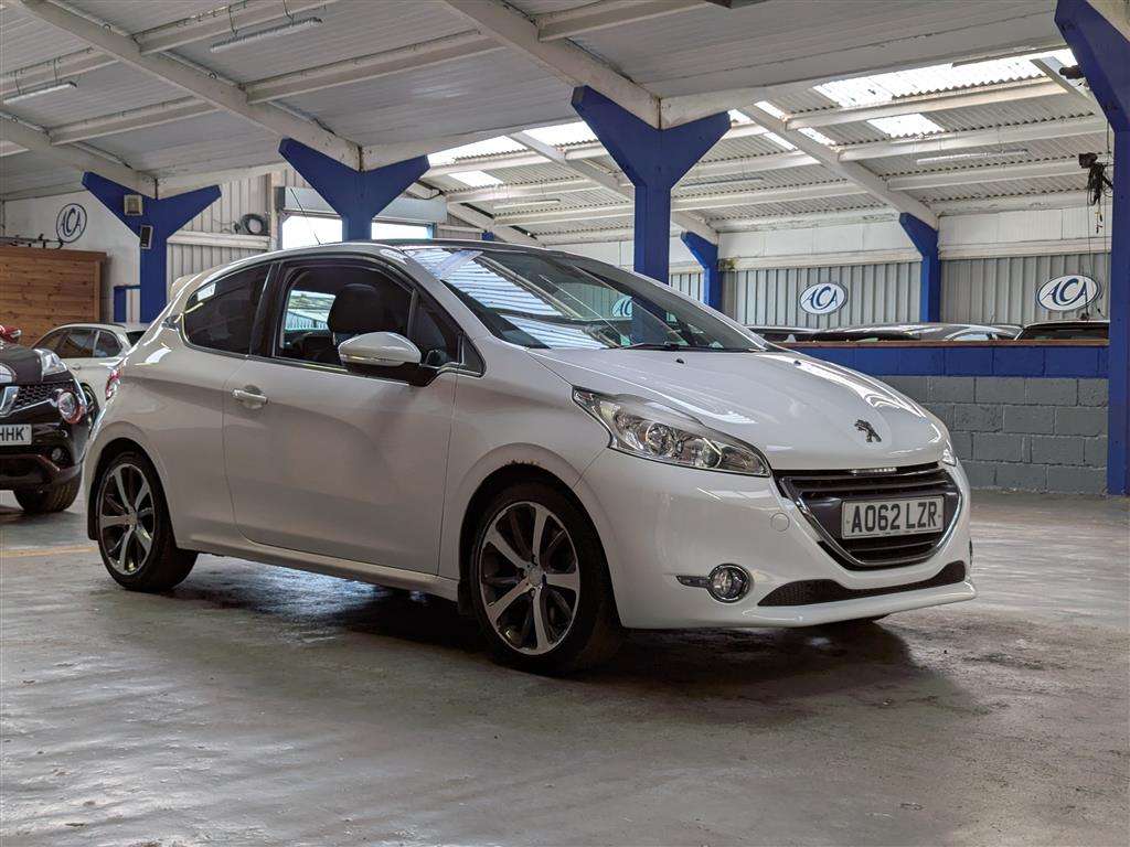 <p>2012 PEUGEOT 208 FELINE THP</p>