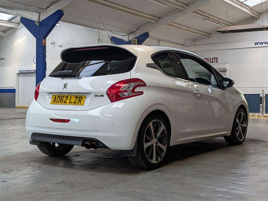 <p>2012 PEUGEOT 208 FELINE THP</p>