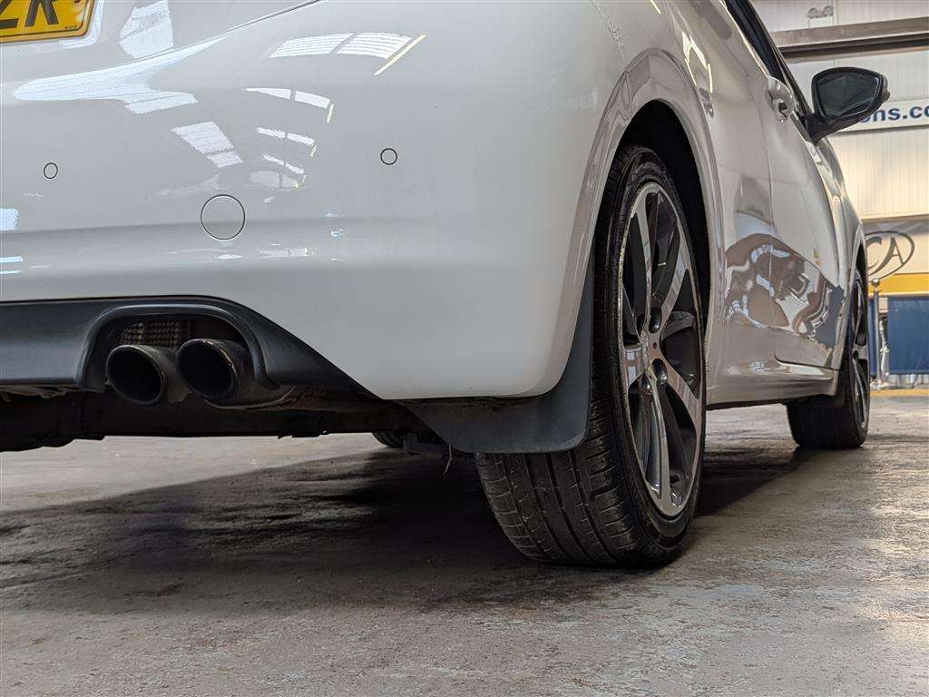 <p>2012 PEUGEOT 208 FELINE THP</p>