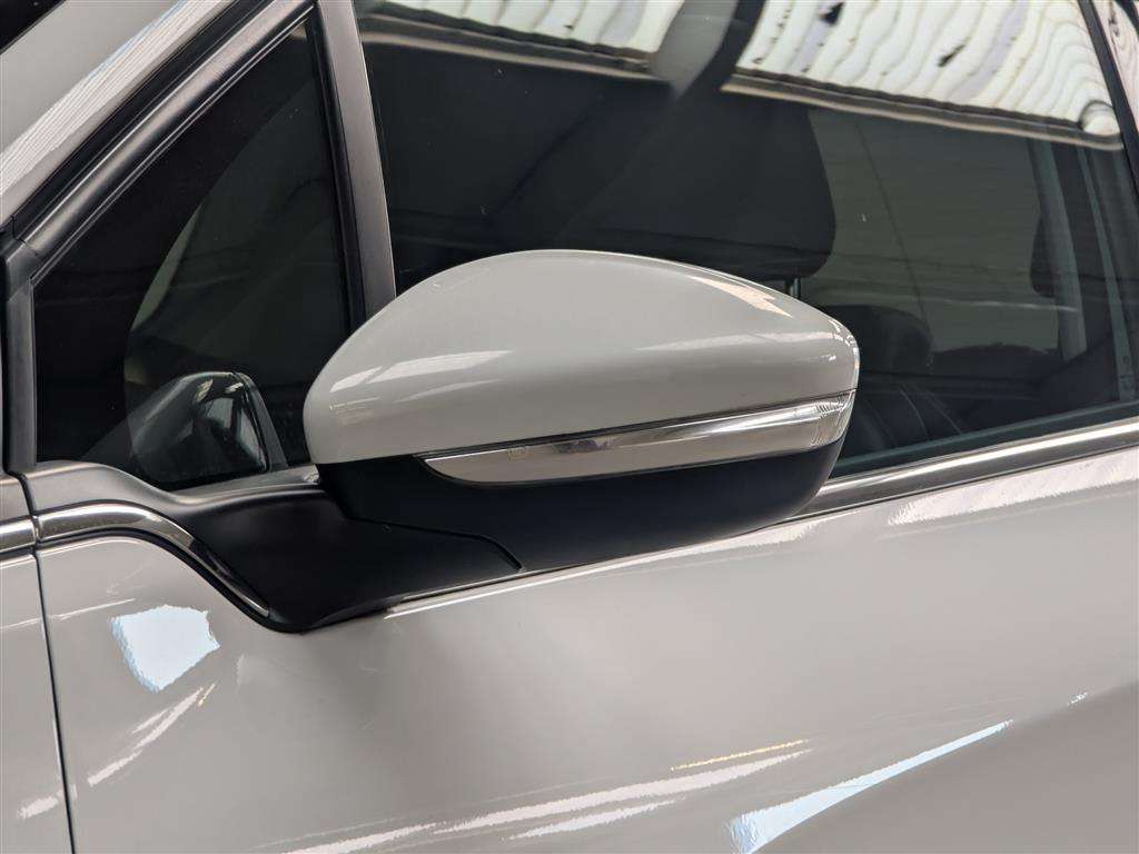 <p>2012 PEUGEOT 208 FELINE THP</p>