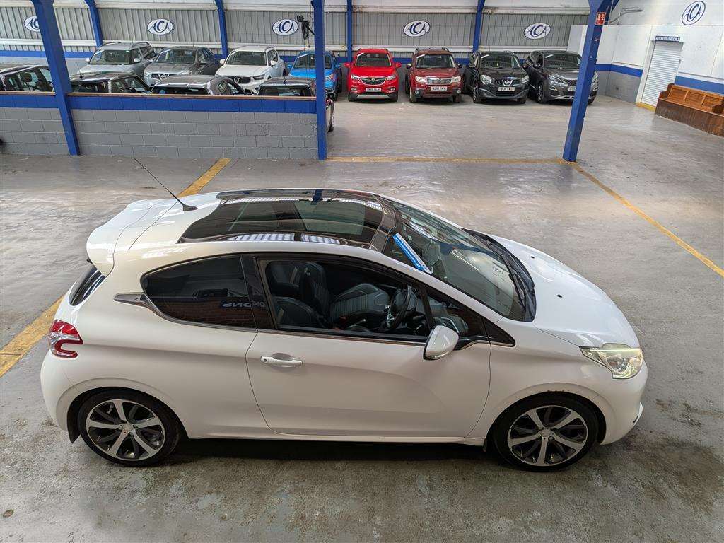 <p>2012 PEUGEOT 208 FELINE THP</p>