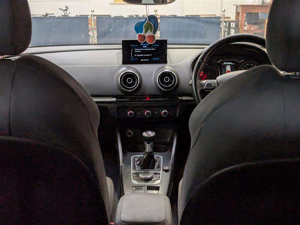 <p>2015 AUDI A3 SE TECHNIK TDI</p>