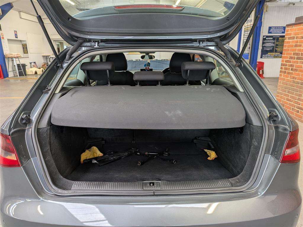 <p>2015 AUDI A3 SE TECHNIK TDI</p>