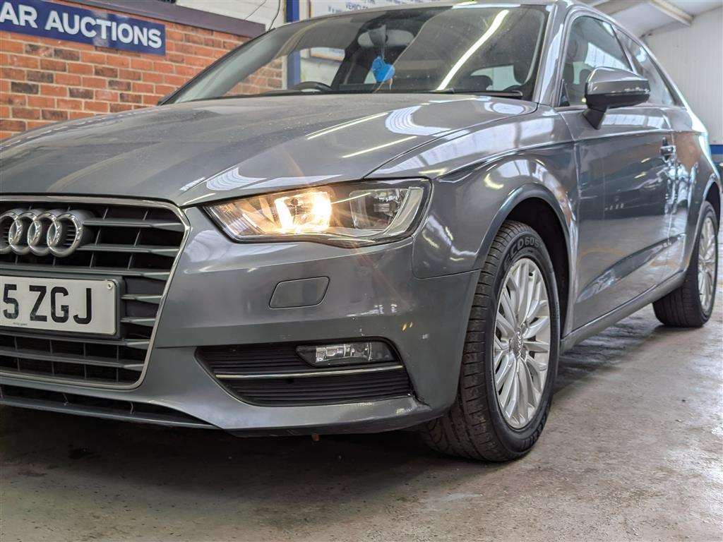 <p>2015 AUDI A3 SE TECHNIK TDI</p>