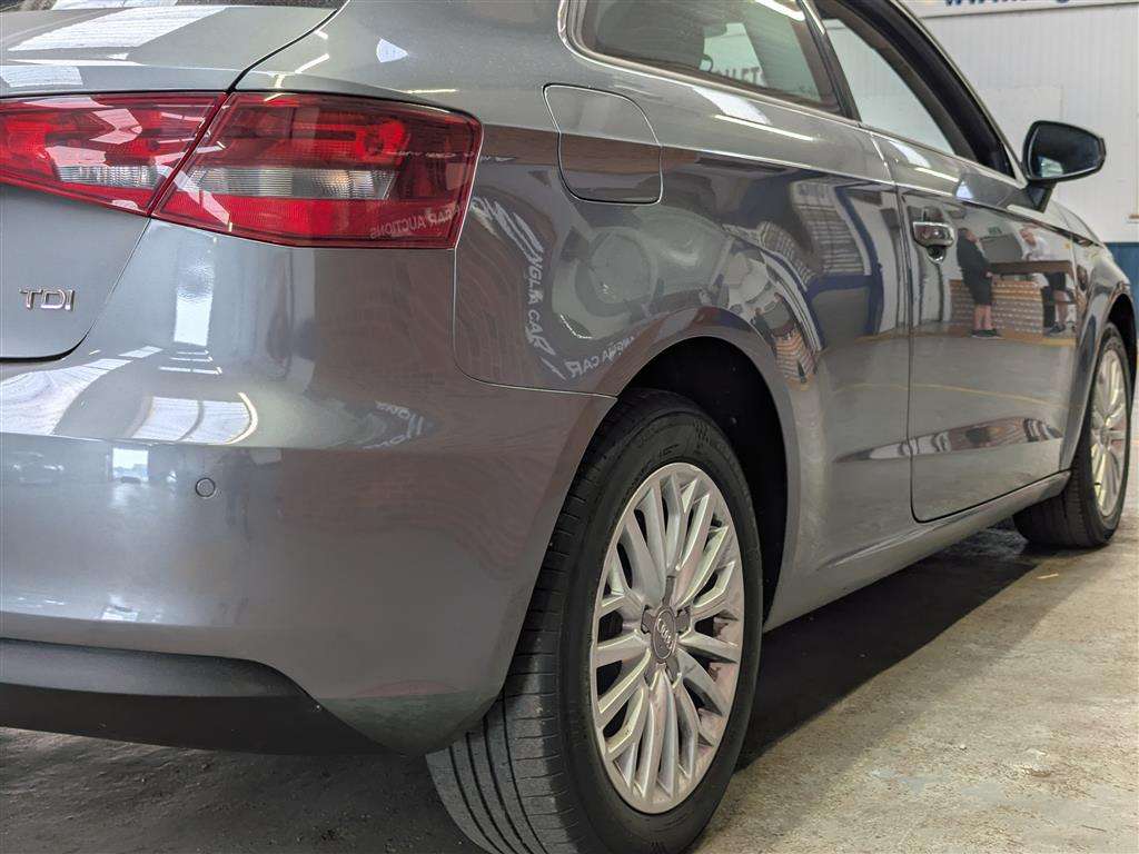 <p>2015 AUDI A3 SE TECHNIK TDI</p>