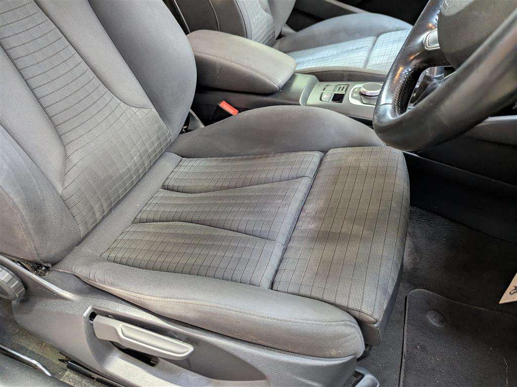 <p>2015 AUDI A3 SE TECHNIK TDI</p>