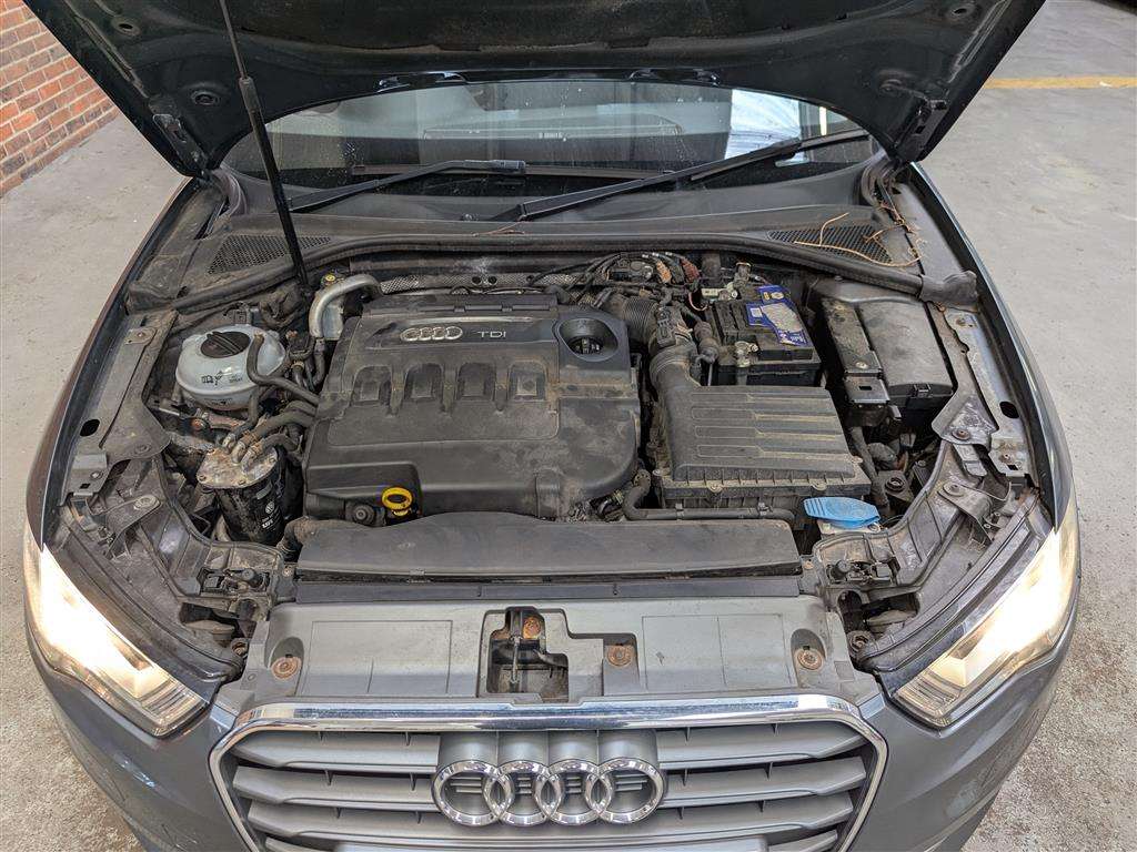 <p>2015 AUDI A3 SE TECHNIK TDI</p>