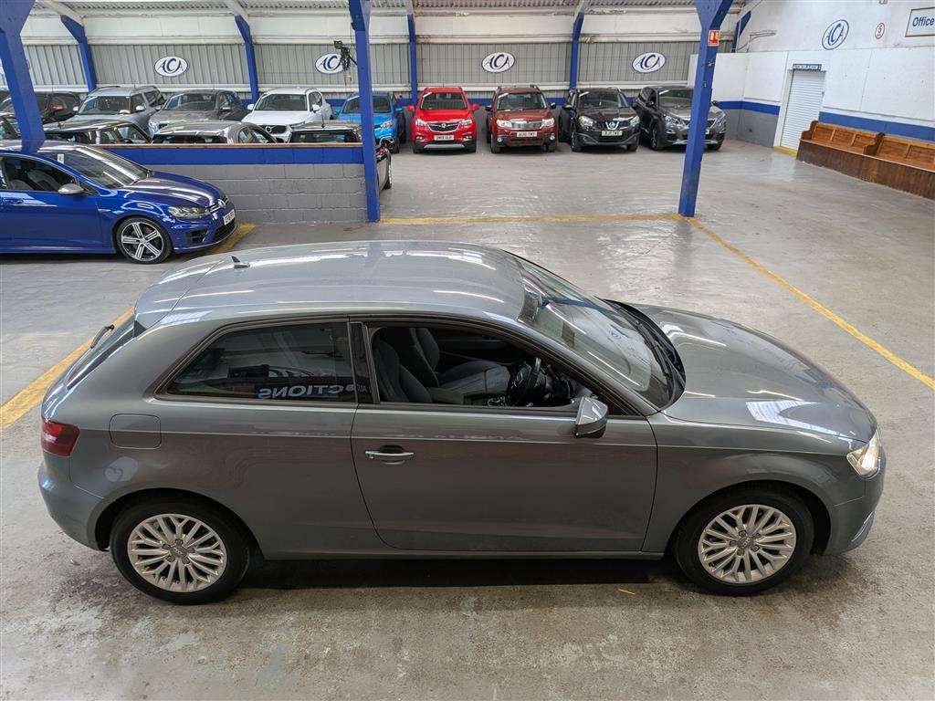 <p>2015 AUDI A3 SE TECHNIK TDI</p>