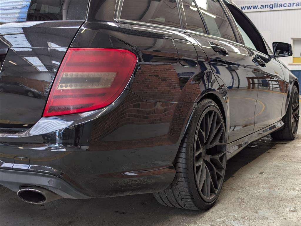 <p>2013 MERCEDES-BENZ C350 AMG SPORT + CDI BLUE</p>