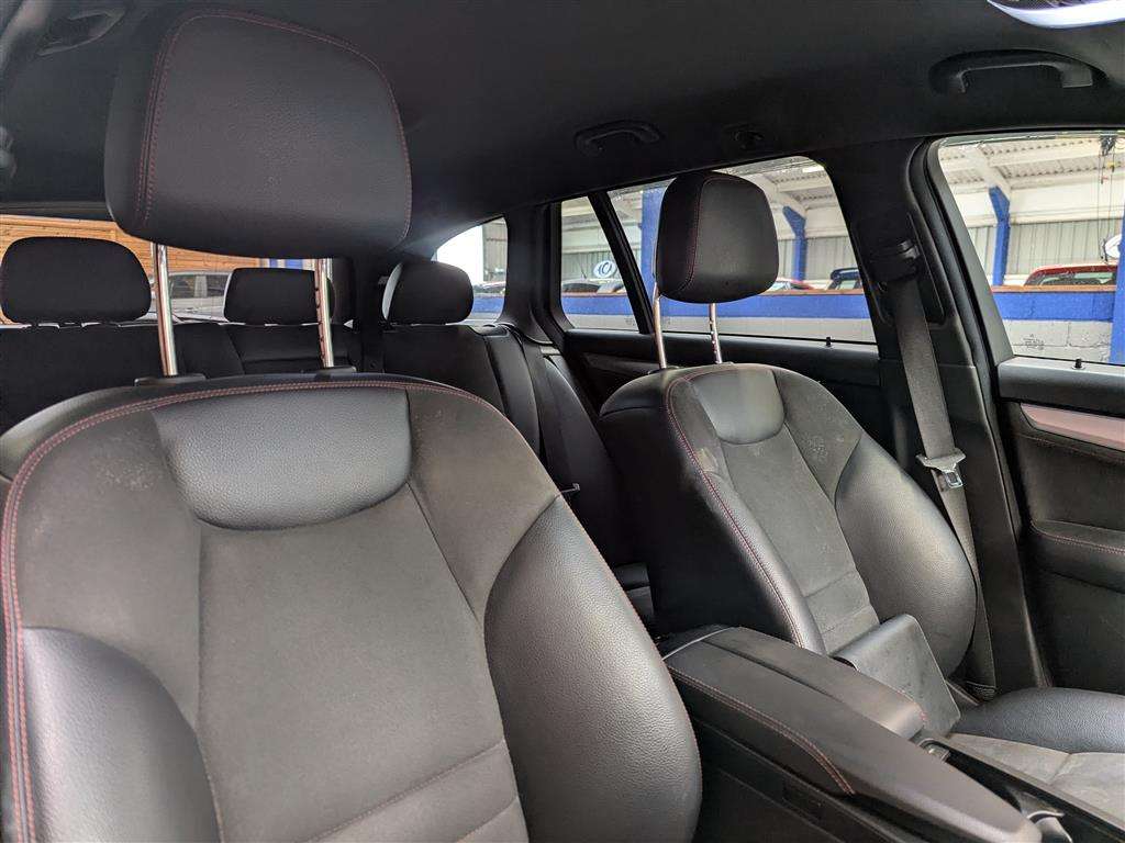 <p>2013 MERCEDES-BENZ C350 AMG SPORT + CDI BLUE</p>