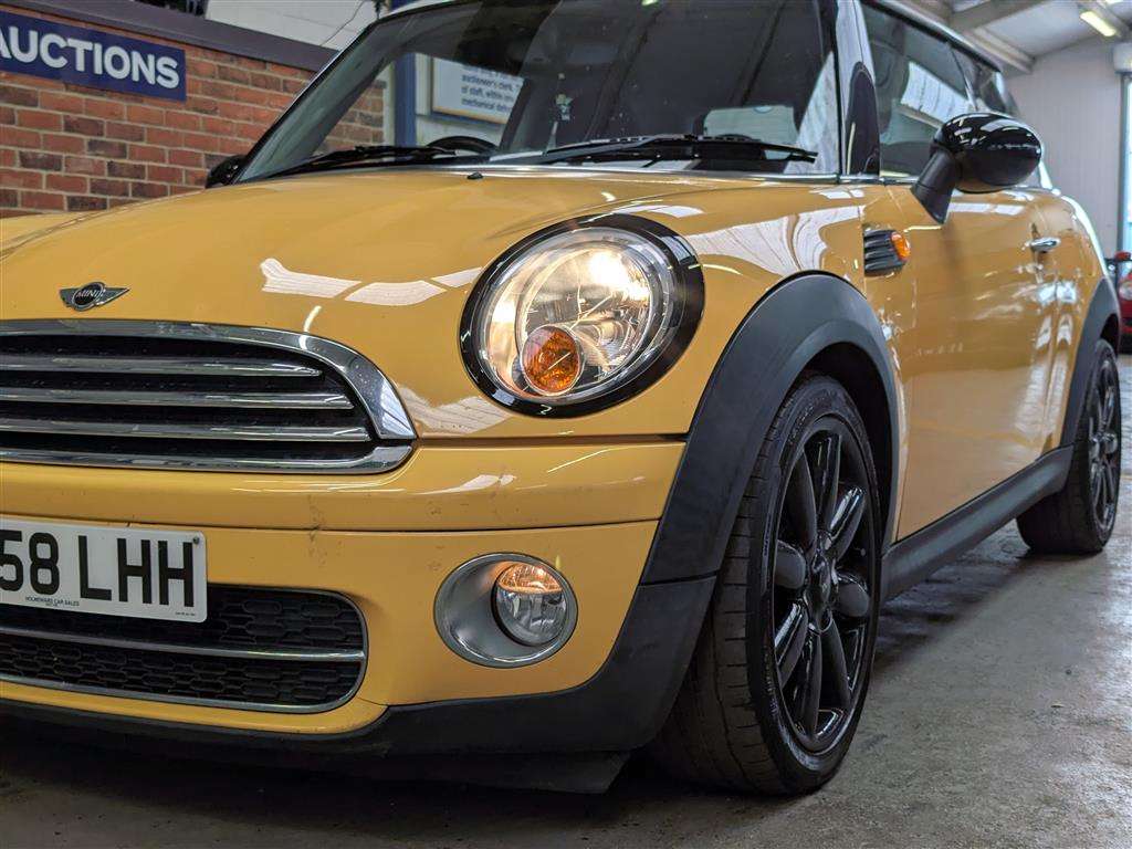 <p>2008 MINI COOPER D</p>