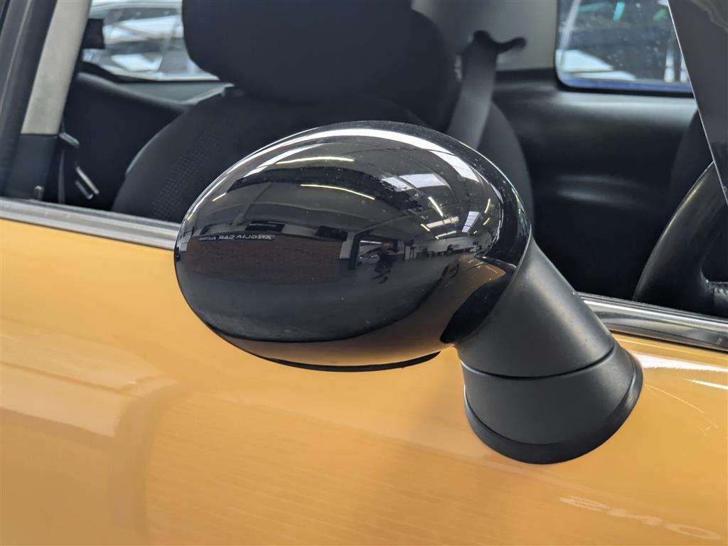 <p>2008 MINI COOPER D</p>