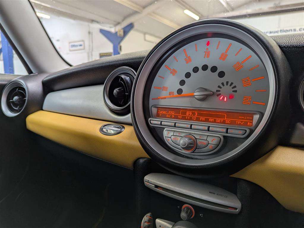<p>2008 MINI COOPER D</p>