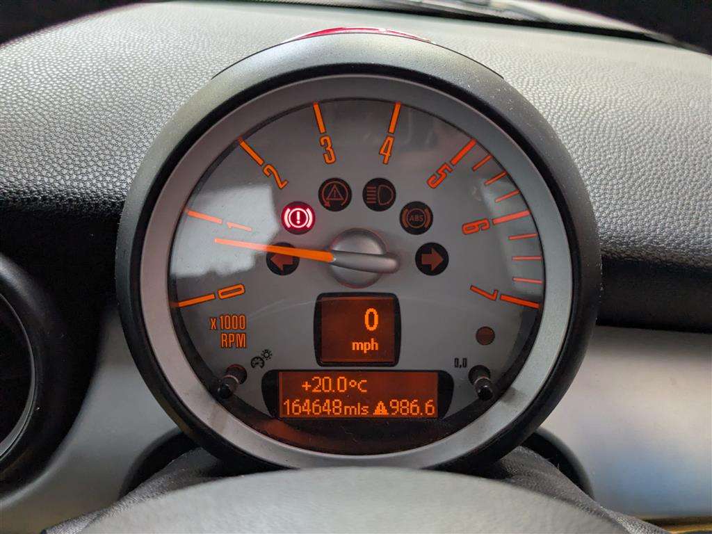 <p>2008 MINI COOPER D</p>