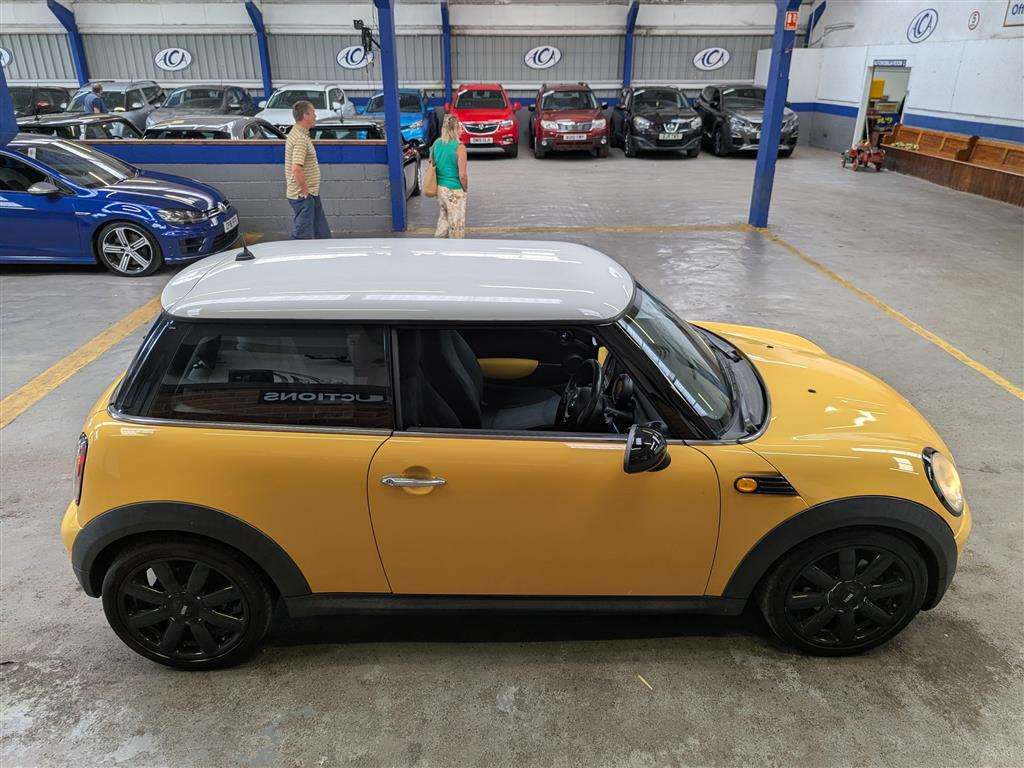 <p>2008 MINI COOPER D</p>