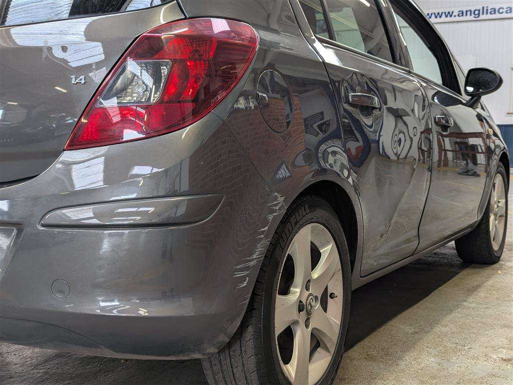 <p>2014 VAUXHALL CORSA SXI AC</p>