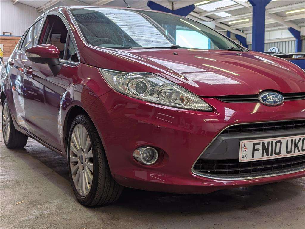 <p>2010 FORD FIESTA TITANIUM 96</p>