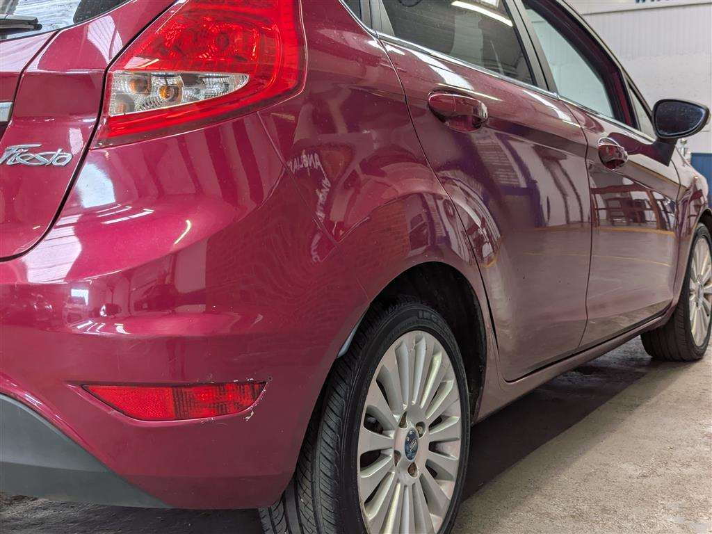 <p>2010 FORD FIESTA TITANIUM 96</p>
