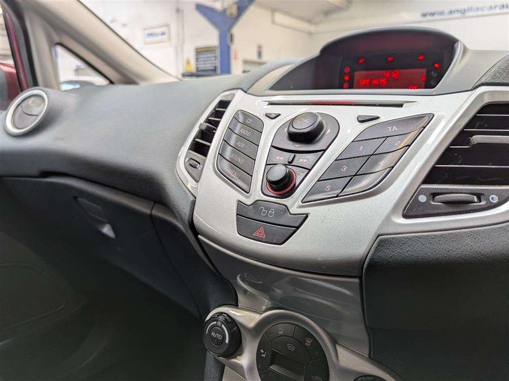 <p>2010 FORD FIESTA TITANIUM 96</p>