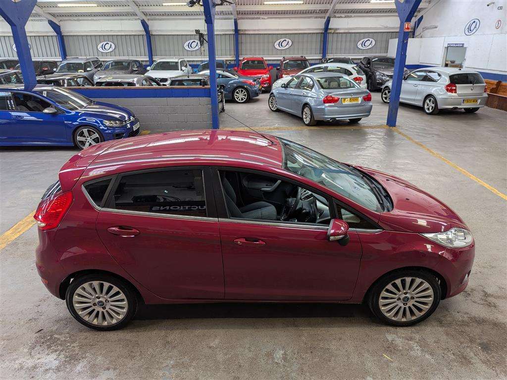<p>2010 FORD FIESTA TITANIUM 96</p>