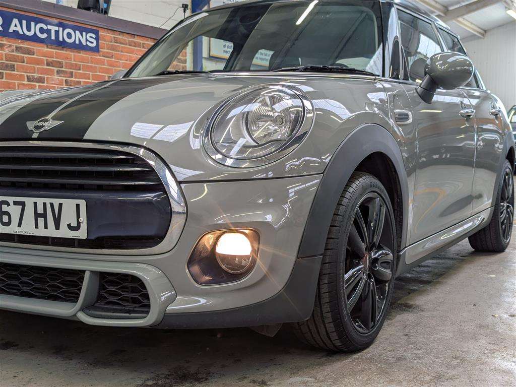 <p>2017 MINI COOPER</p>