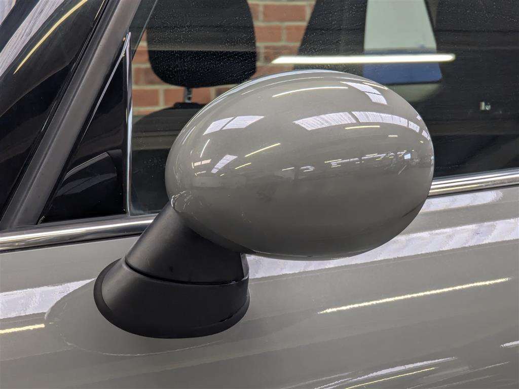 <p>2017 MINI COOPER</p>