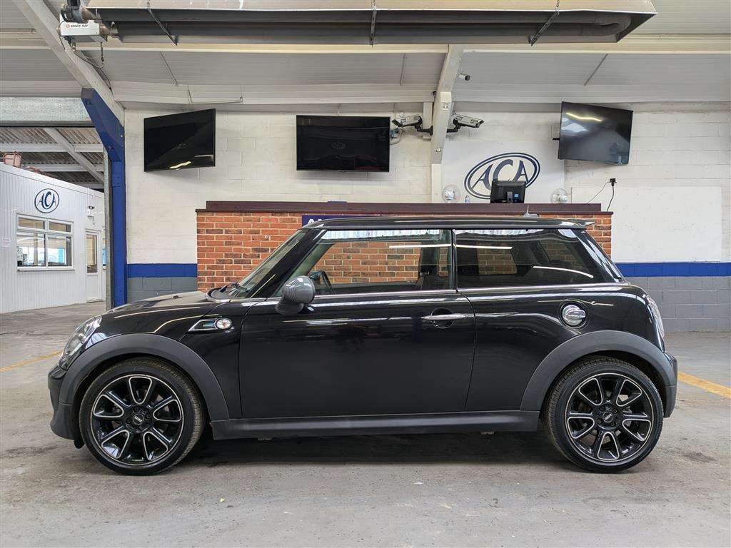 <p>2013 MINI COOPER SD BAYSWATER</p>