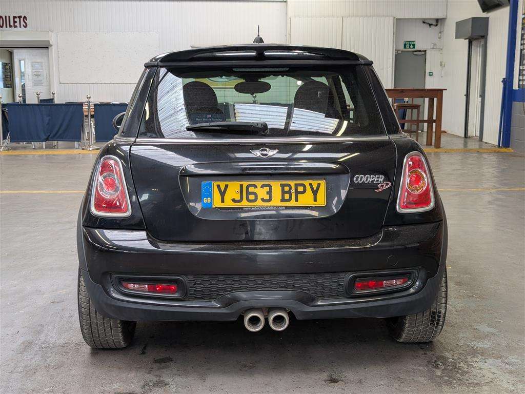 <p>2013 MINI COOPER SD BAYSWATER</p>